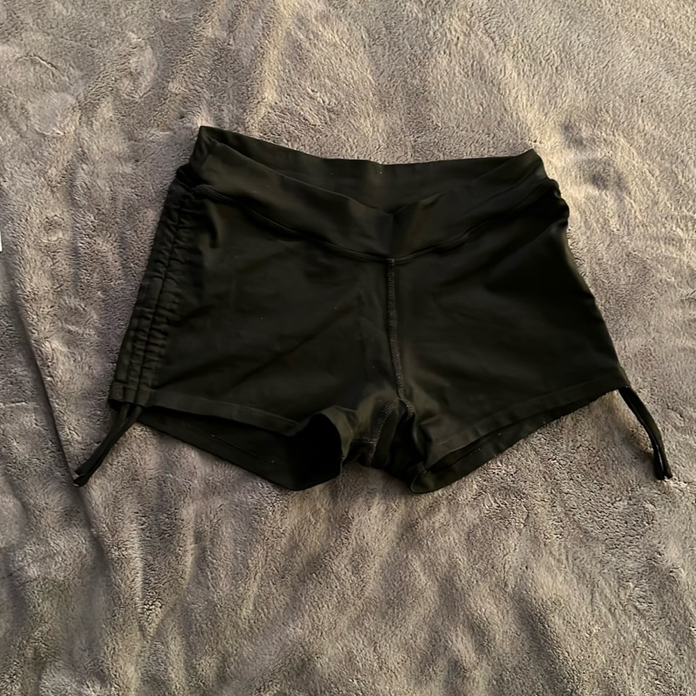 Mika Yoga Shorts Lucia Black Size Small